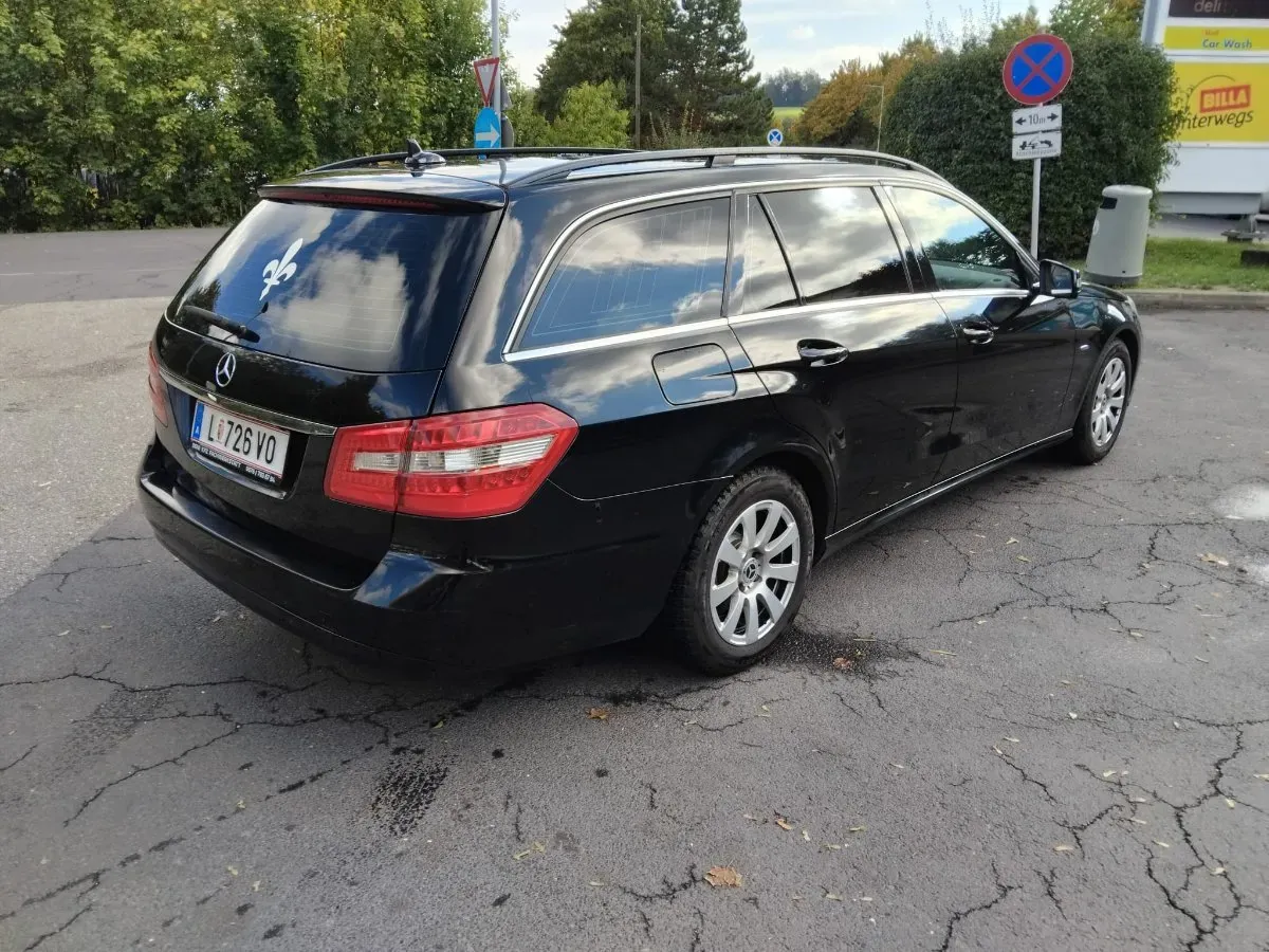 Mercedes-Benz E-Class 2012 photo 3