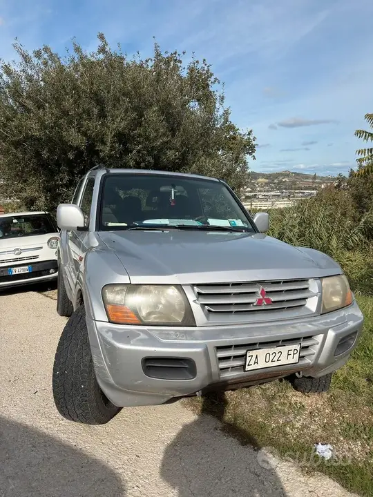 Mitsubishi Pajero 2000 photo 3