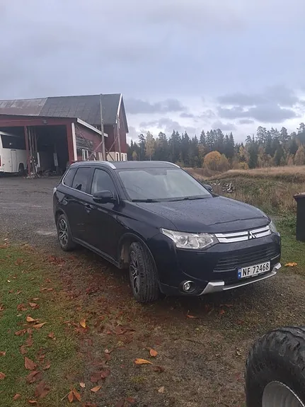 Mitsubishi Outlander 2014 photo 2
