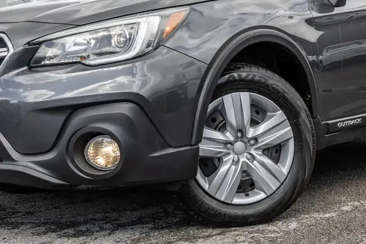 Subaru Outback 2018 photo 2