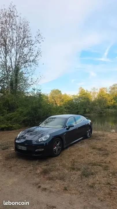 Porsche Panamera 2011 photo 2