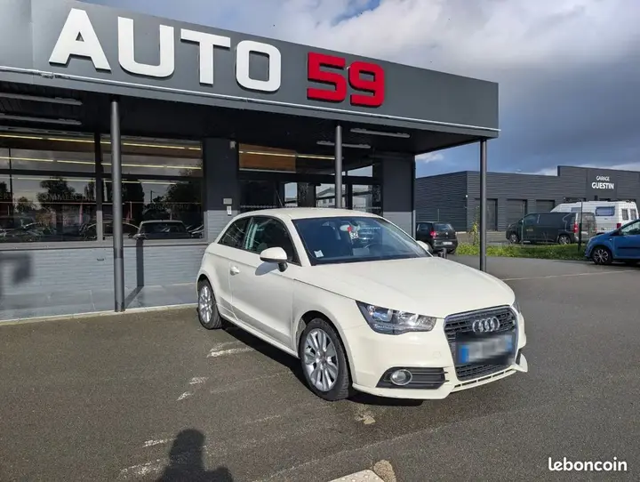 Audi A1 2010 photo 2