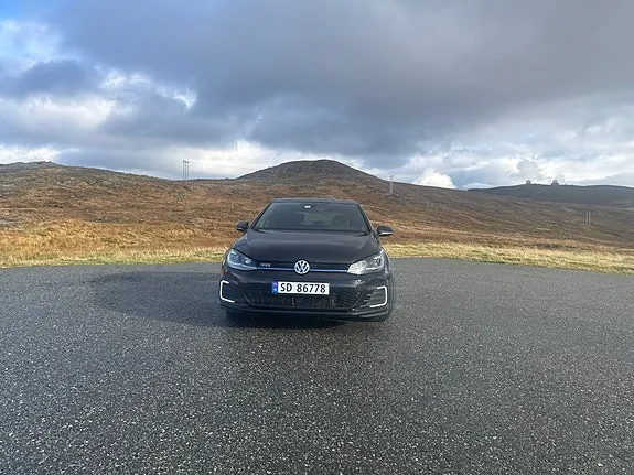 Volkswagen Golf 2018 photo 2