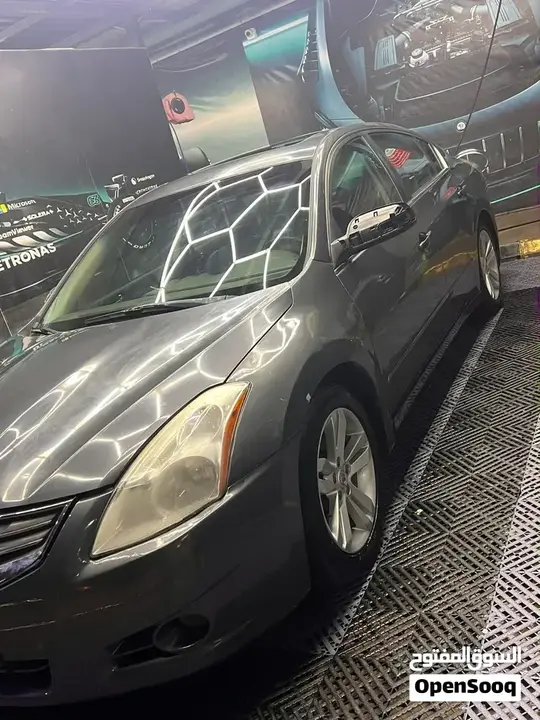 Nissan Altima 2011 photo 2