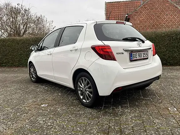 Toyota Yaris 2016 photo 5