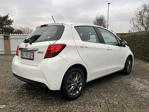 Toyota Yaris 2016 photo 4
