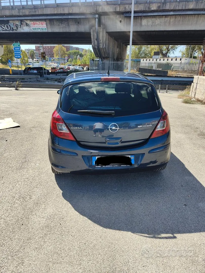 Opel Corsa 2010 photo 2