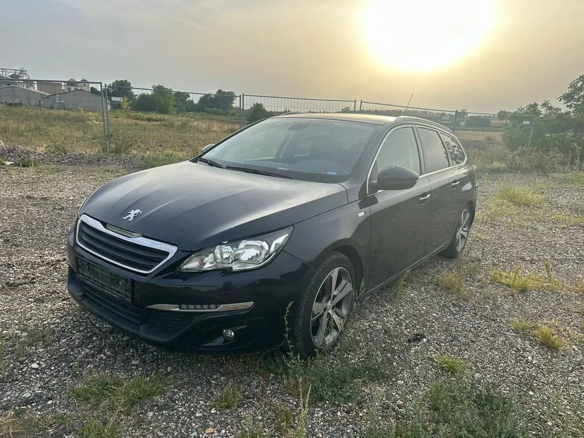 Peugeot 308 2015 photo 2