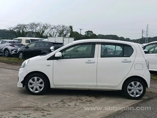 Toyota Dba-La300A 2015 photo 4