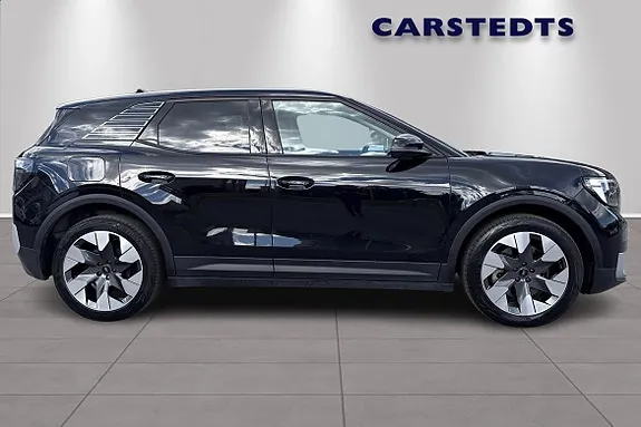 Ford Explorer 2025 photo 2