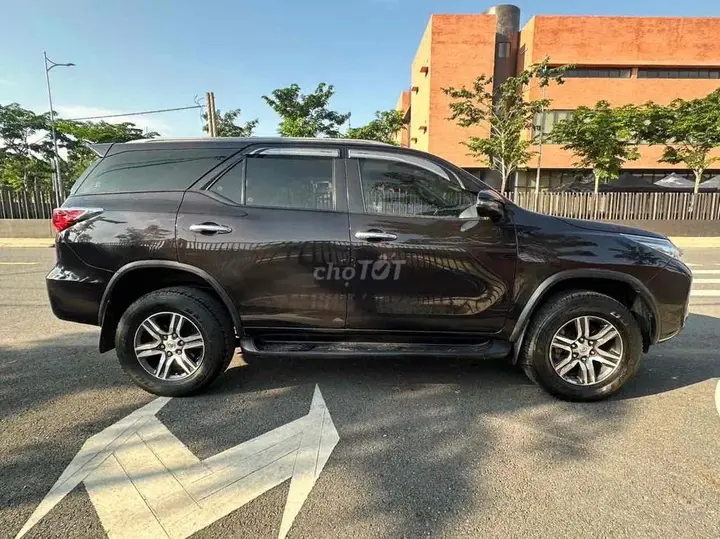 Toyota Fortuner 2018 photo 2