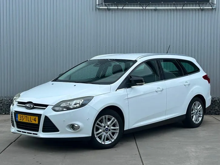 Ford Focus 2012 photo 2