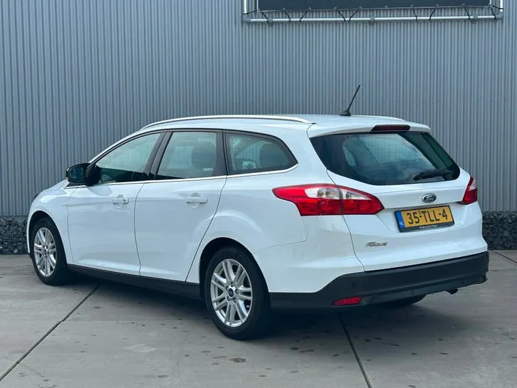 Ford Focus 2012 photo 3