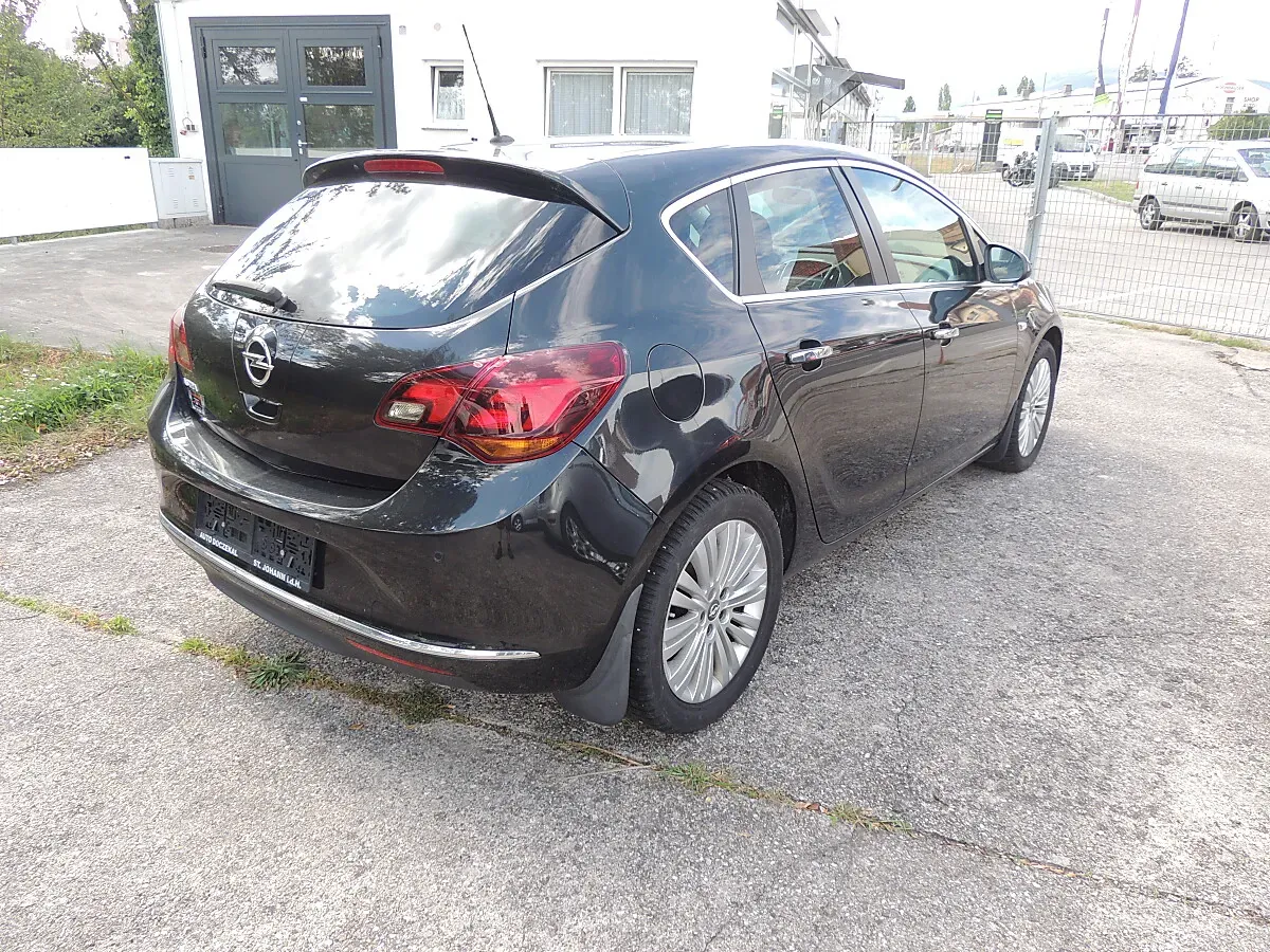 Opel Astra 2013 photo 3