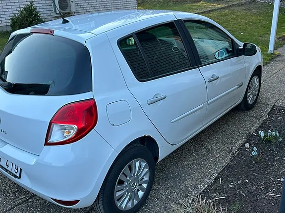 Renault Clio 2011 photo 3