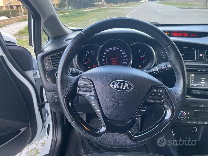 Kia Ceed 2015 photo 5