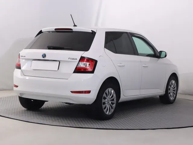 Skoda Fabia 2019 photo 4