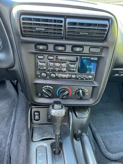 Chevrolet Camaro 2000 photo 5
