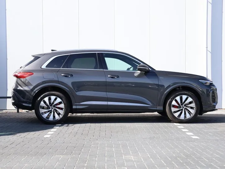 Audi Q5 2025 photo 2
