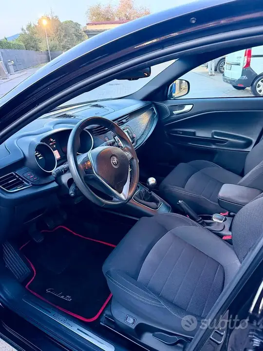 Alfa Romeo Giulietta 2018 photo 4