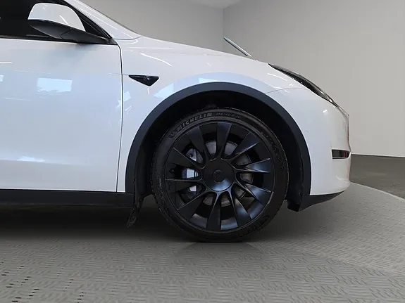 Tesla Model Y 2022 photo 3