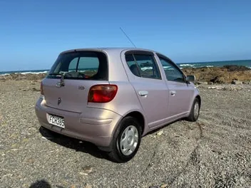 Toyota Vitz 2001 photo 4