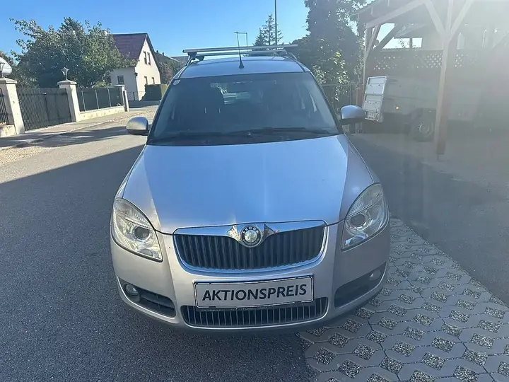 Skoda Roomster 2009 photo 2