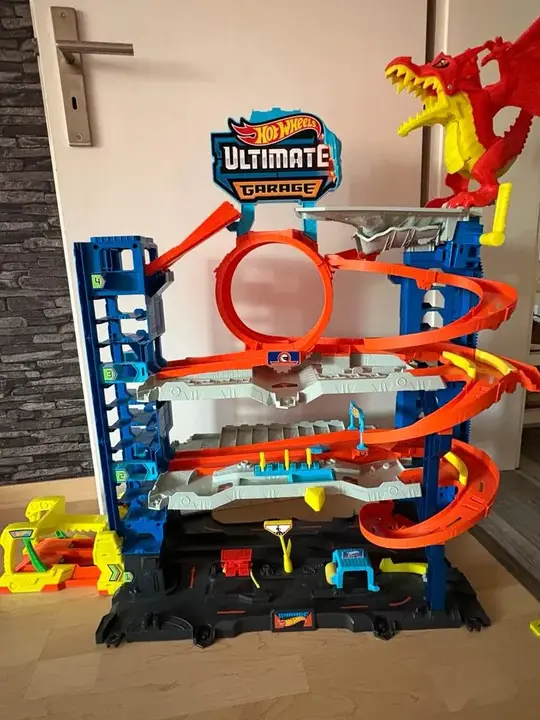 Hot Wheels City Bahn Ultimate Garage
