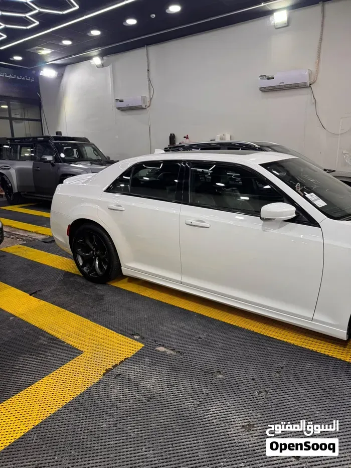 Chrysler 300 2018 photo 3