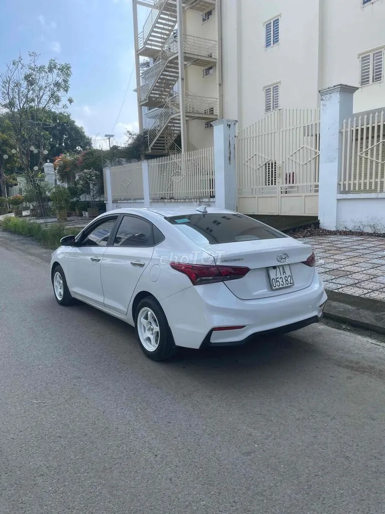 Hyundai Accent 2018 photo 5