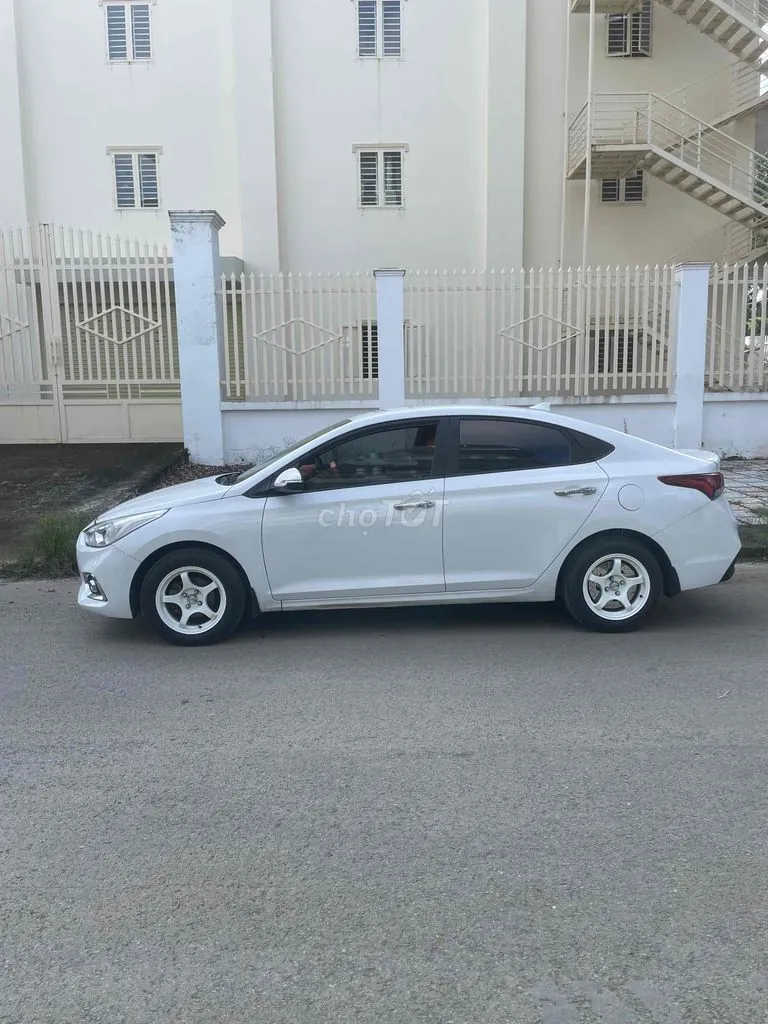 Hyundai Accent 2018 photo 4