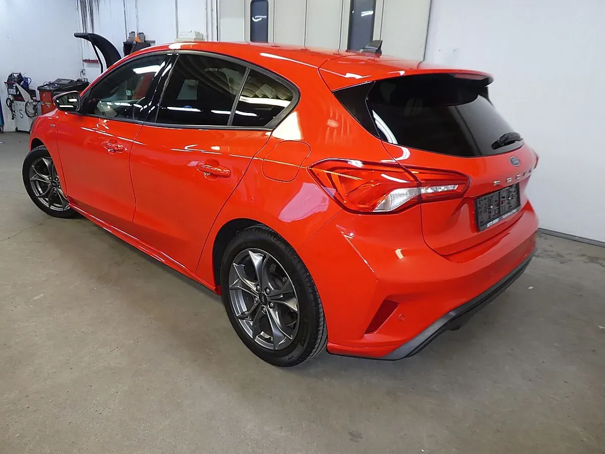 Ford Focus 2021 photo 3