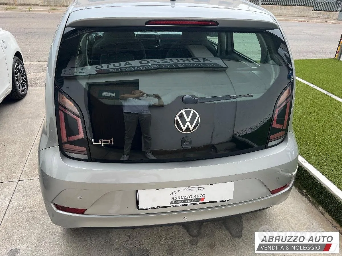 Volkswagen Up 2021 photo 4