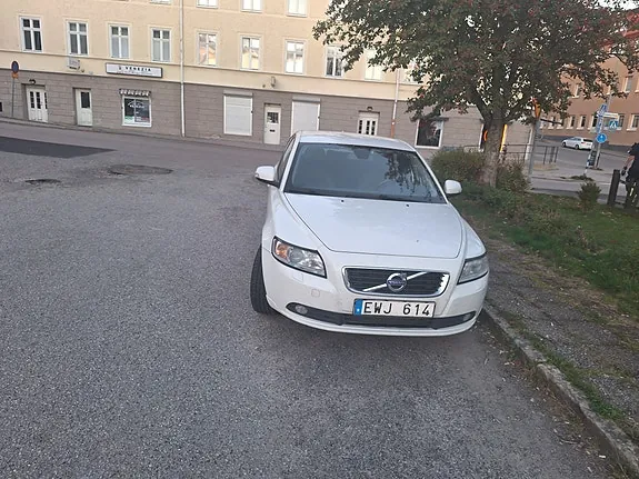 Volvo S40 2012 photo 4