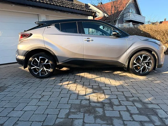 Toyota C-Hr 2017 photo 3