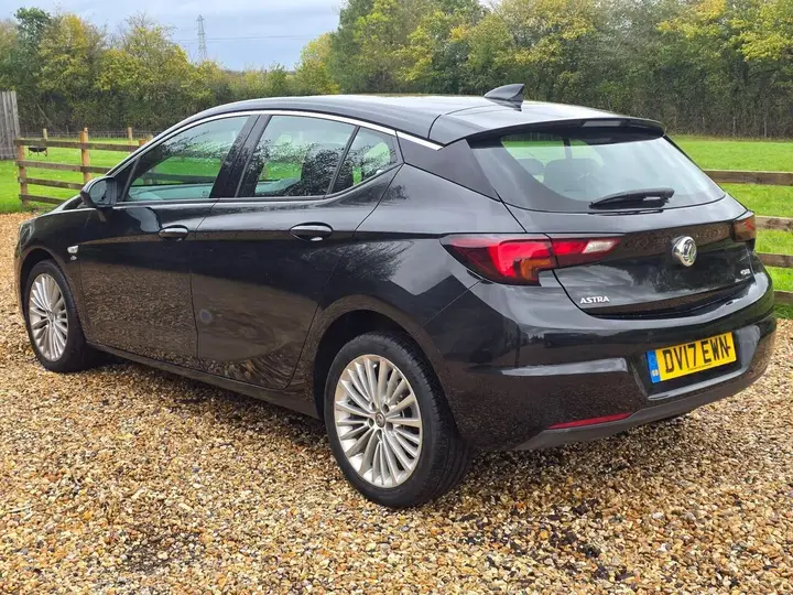 Vauxhall Astra 2017 photo 3