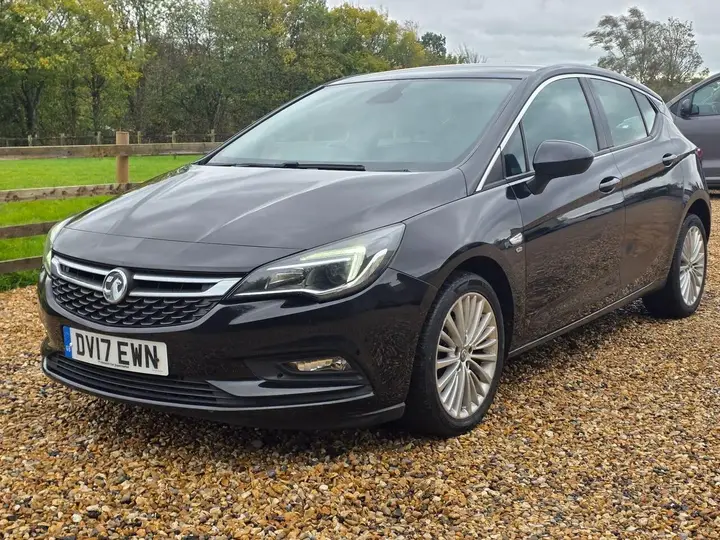 Vauxhall Astra 2017 photo 2