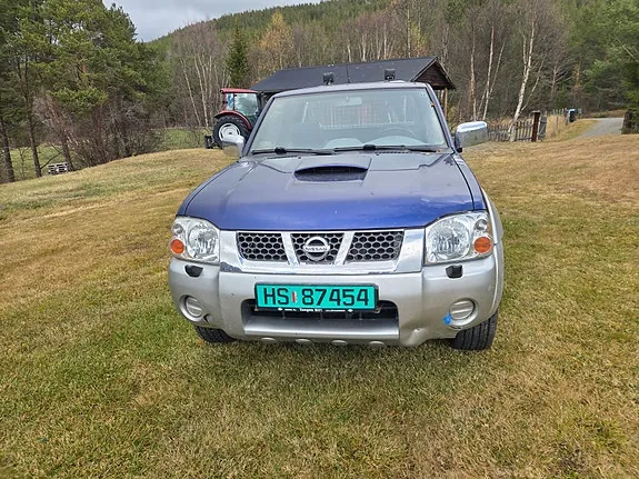 Nissan King Cab 2003 photo 2