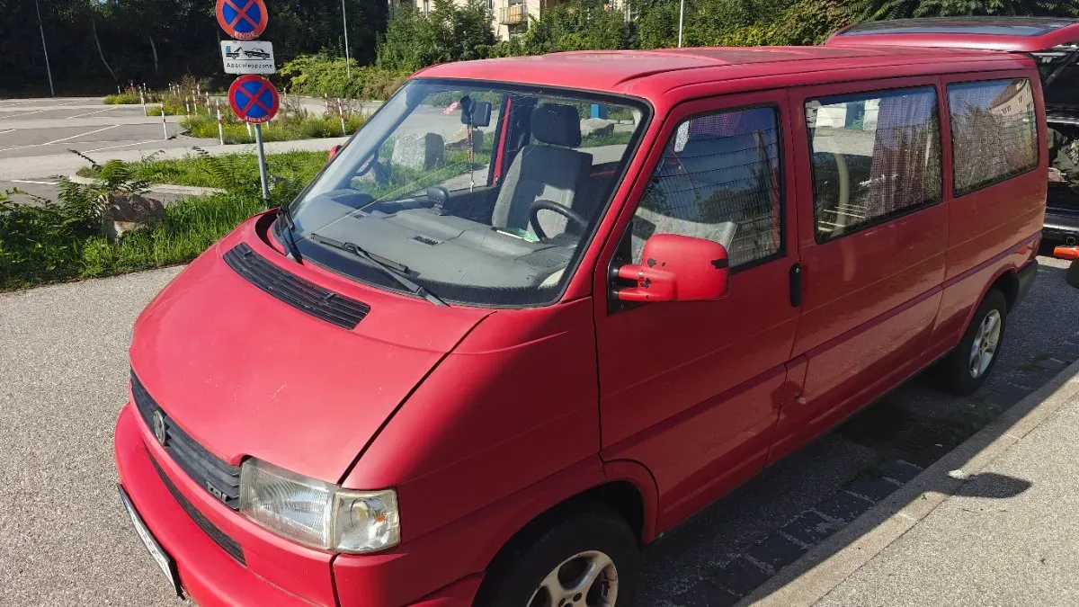 Volkswagen T4 1997 photo 2