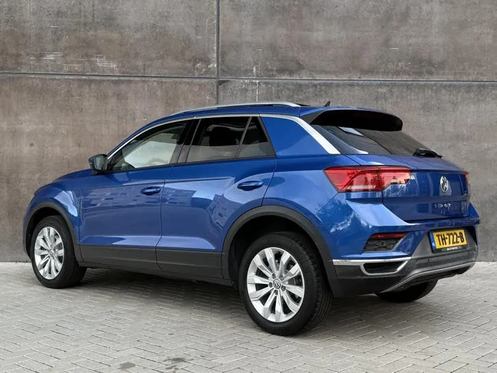 Volkswagen T-Roc 2018 photo 2