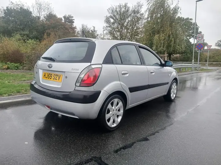 Kia Rio 2009 photo 3