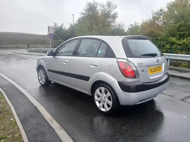 Kia Rio 2009 photo 5