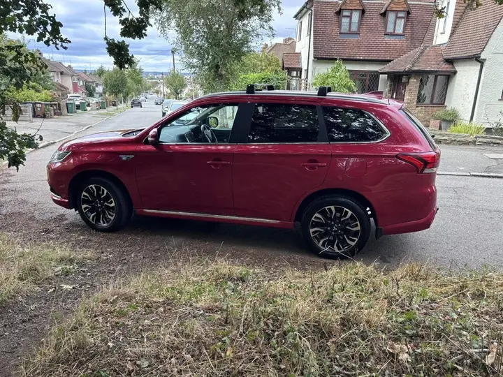 Mitsubishi Outlander 2017 photo 3
