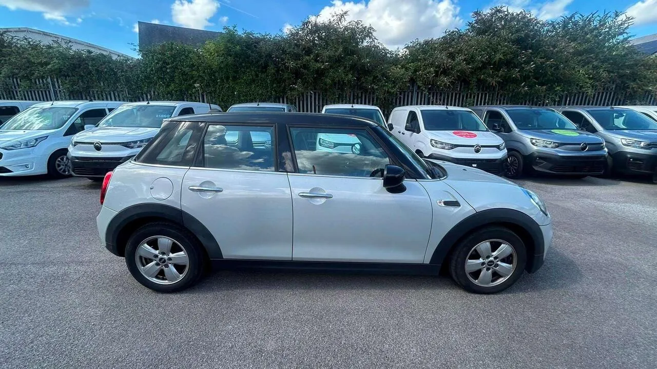 Mini Hatch 2020 photo 3