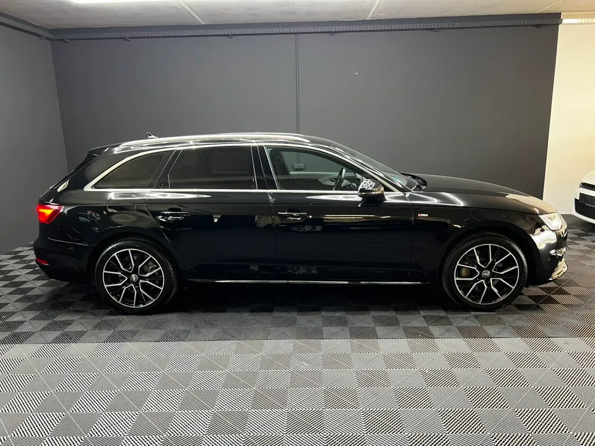 Audi A4 2018 photo 2