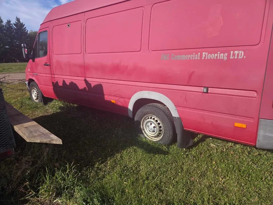 Mercedes-Benz Sprinter Van 2005 photo 3
