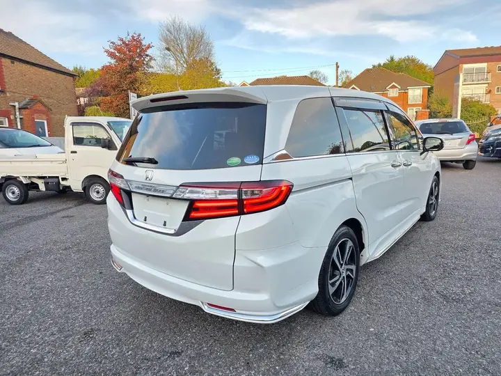 Honda Odyssey 2014 photo 2