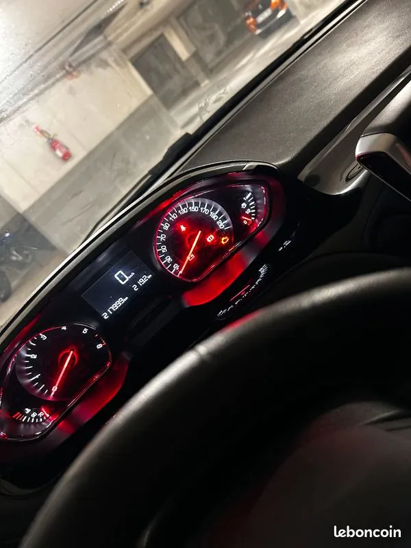 Peugeot 208 2014 photo 4