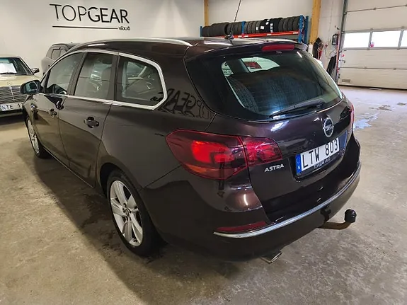 Opel Astra 2013 photo 4