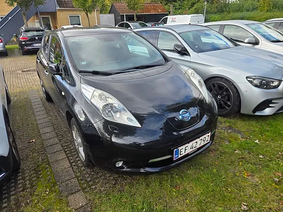 Nissan Leaf 2012 photo 2